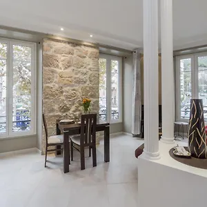 https://apartment-with-parking-nice-port.fr-provencehotel.com